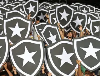 Botafogo não quebra jejum, só empata com rebaixado Coritiba e se complica na disputa do título