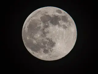 Veja 'Lua Cheia Rosa' na noite desta terça-feira (23)