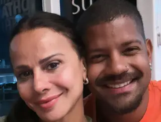 Viviane Araujo ignora declarações do ex e curte noitada com o marido: 'Amor meu'