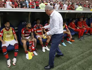 Flamengo agoniza antes de Tite rever Corinthians em papéis invertidos