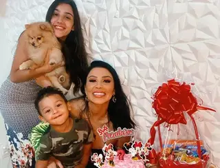 Jenny Miranda compartilha fotos com o filho no Dia das Mães, mas ignora Bia Miranda