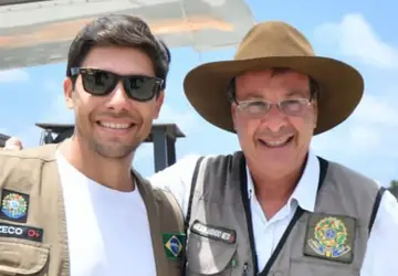 Foto: Zezeco e Gilson Machado (ministro do turismo)
