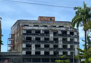 A Prefeitura de Maceió abandona prédios comprados por mais de R$ 10 milhões no Centro da cidade