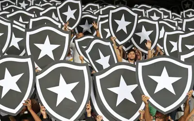 Botafogo não quebra jejum, só empata com rebaixado Coritiba e se complica na disputa do título
