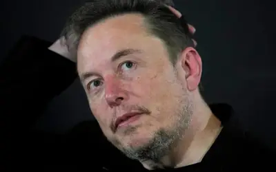 Elon Musk diz que robô humanoide Optimus da Tesla pode ser lançado em 2025