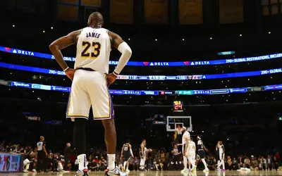 The Lakers' inconsistent, injury-filled season leaves two massive questions