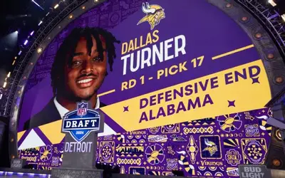 Barnwell: Does trading up in the NFL draft actually work? What we can learn from 242 past deals
