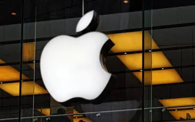 Apple supera previsões de Wall Street e ações disparam