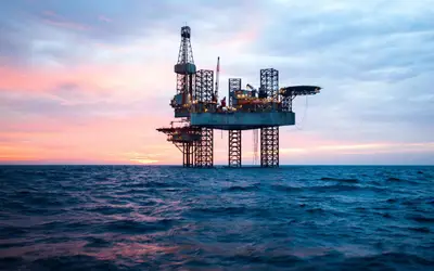 Produção de petróleo e gás cai 2,7% ante fevereiro e sobe 6,8% ante março de 2023, diz ANP